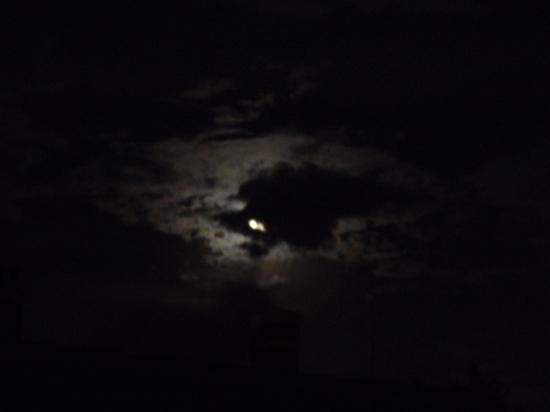 nuage voilant la lune